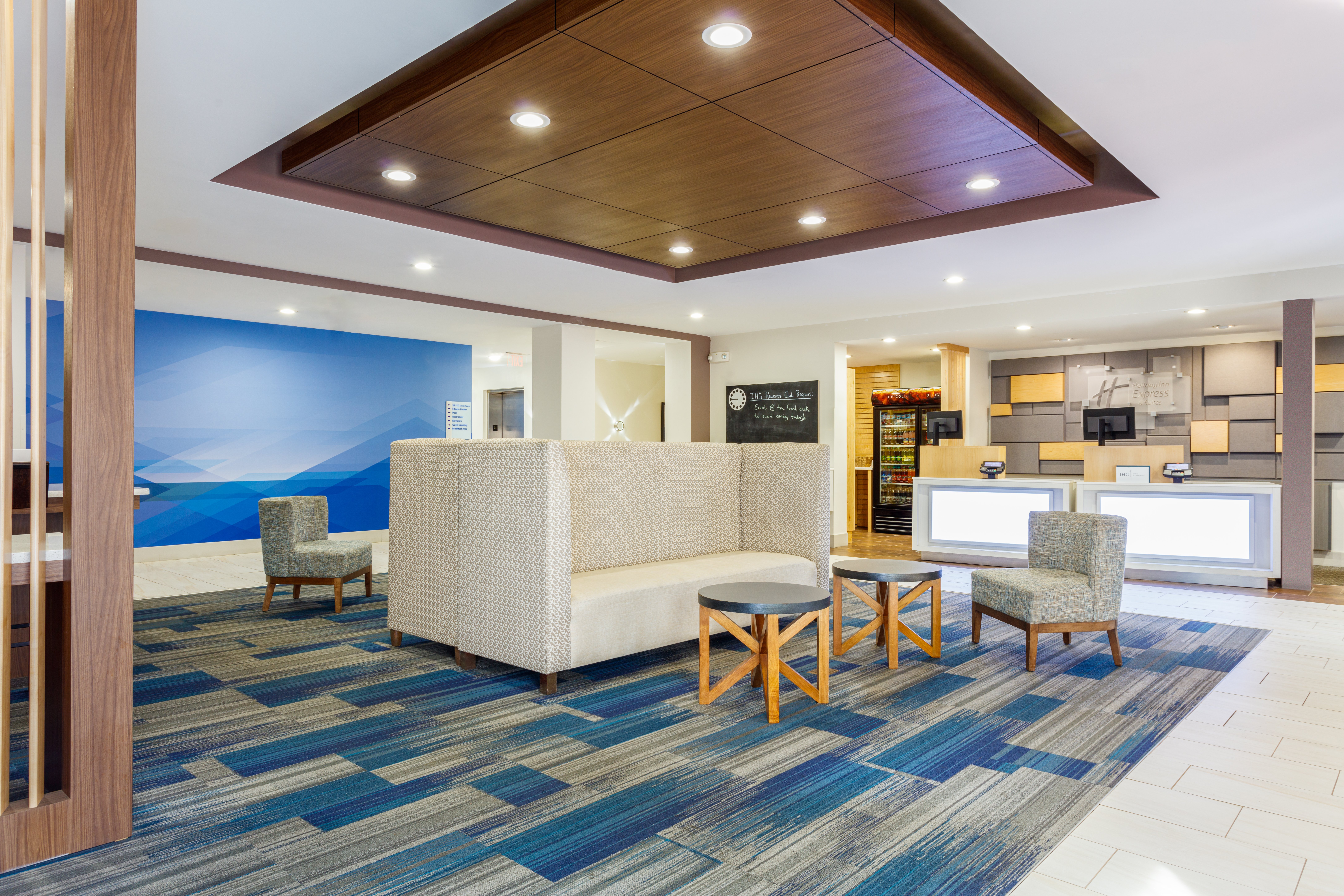 Holiday Inn Express And Suites Newport News Ex Holiday Inn Hotel And Suites Newport News 3/25