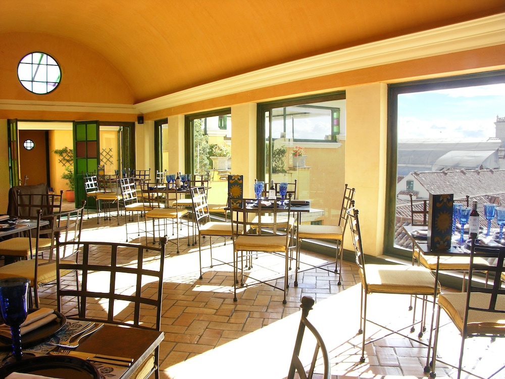 De La Opera Hotel 64/74