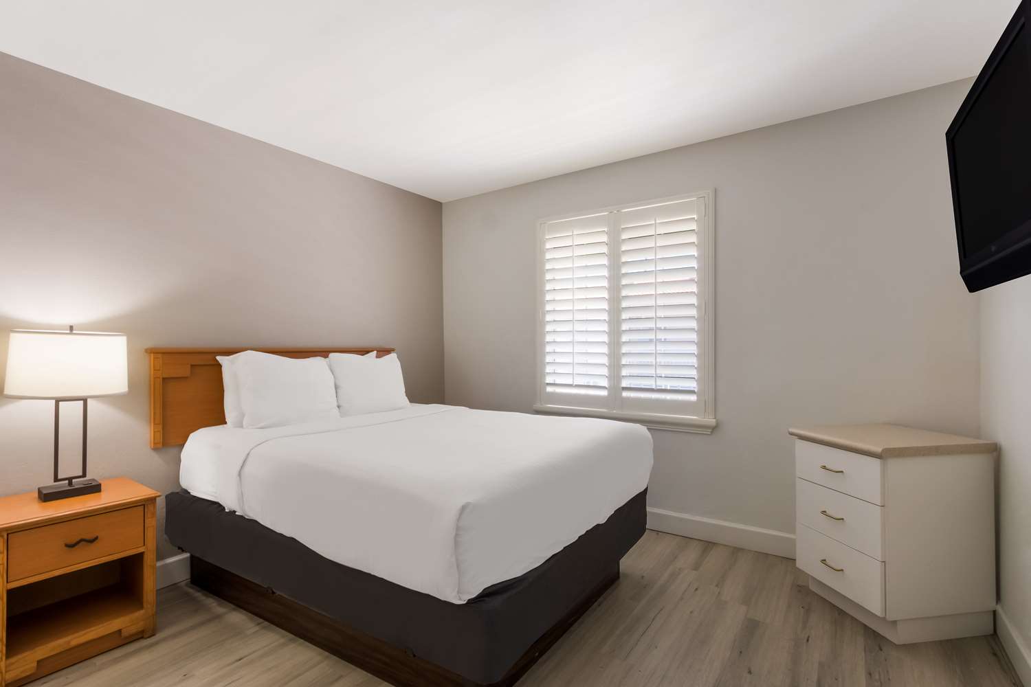 2 Rooms, Suite, King Bed, Sofa, Kitchenette