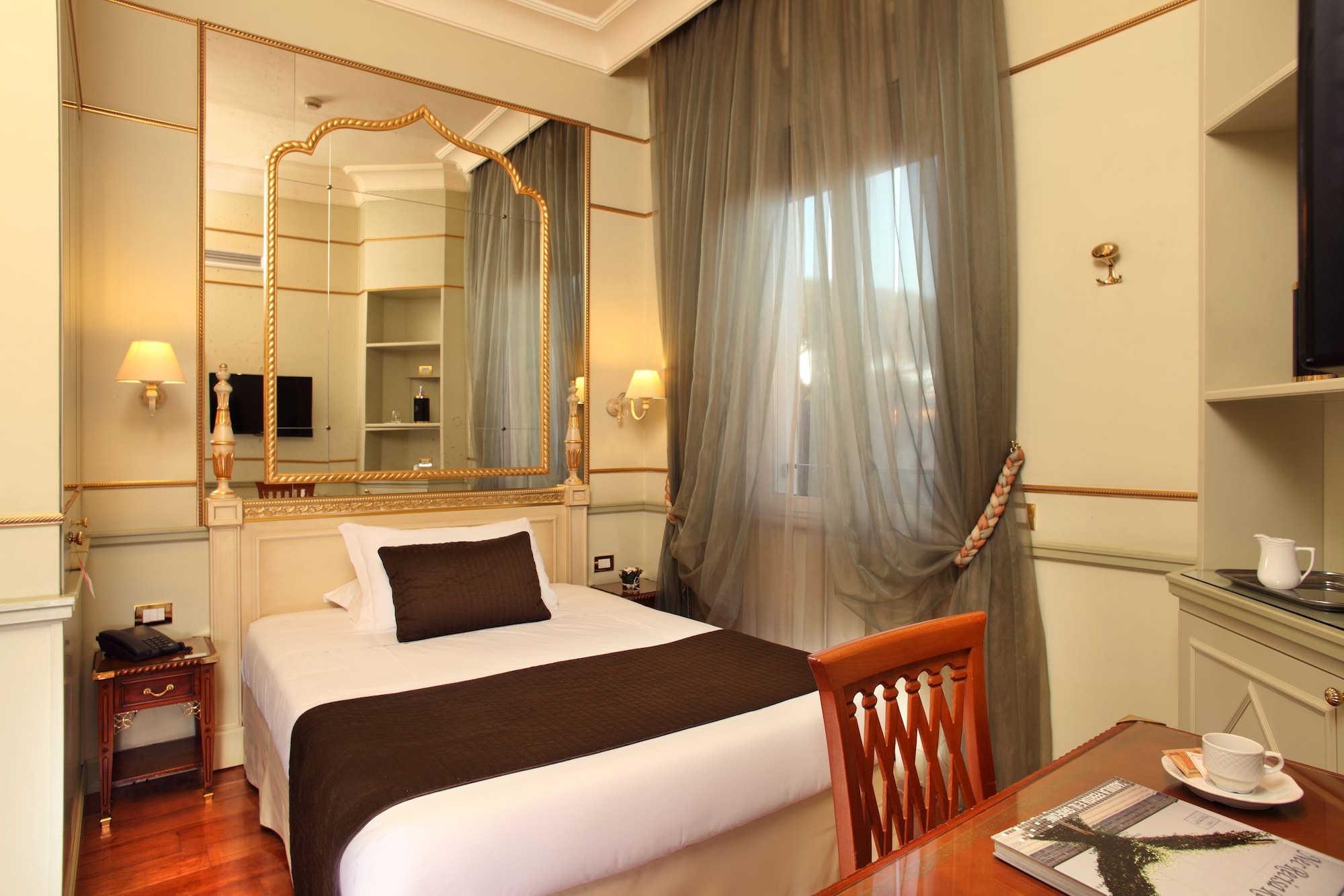 ROOM, SINGLE, DOUBLE BED