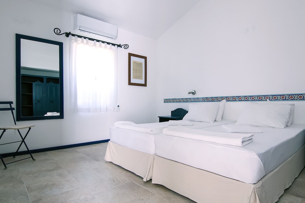 Marphe Hotel Suite and Villas 13/51