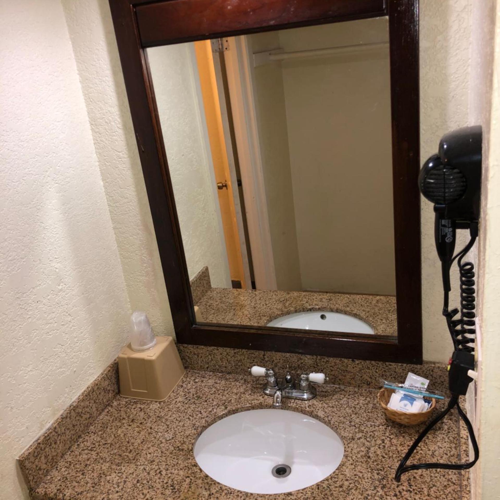 Western Inn Houston 38/39