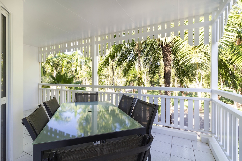 Apartments At the White House Port Douglas 30/65