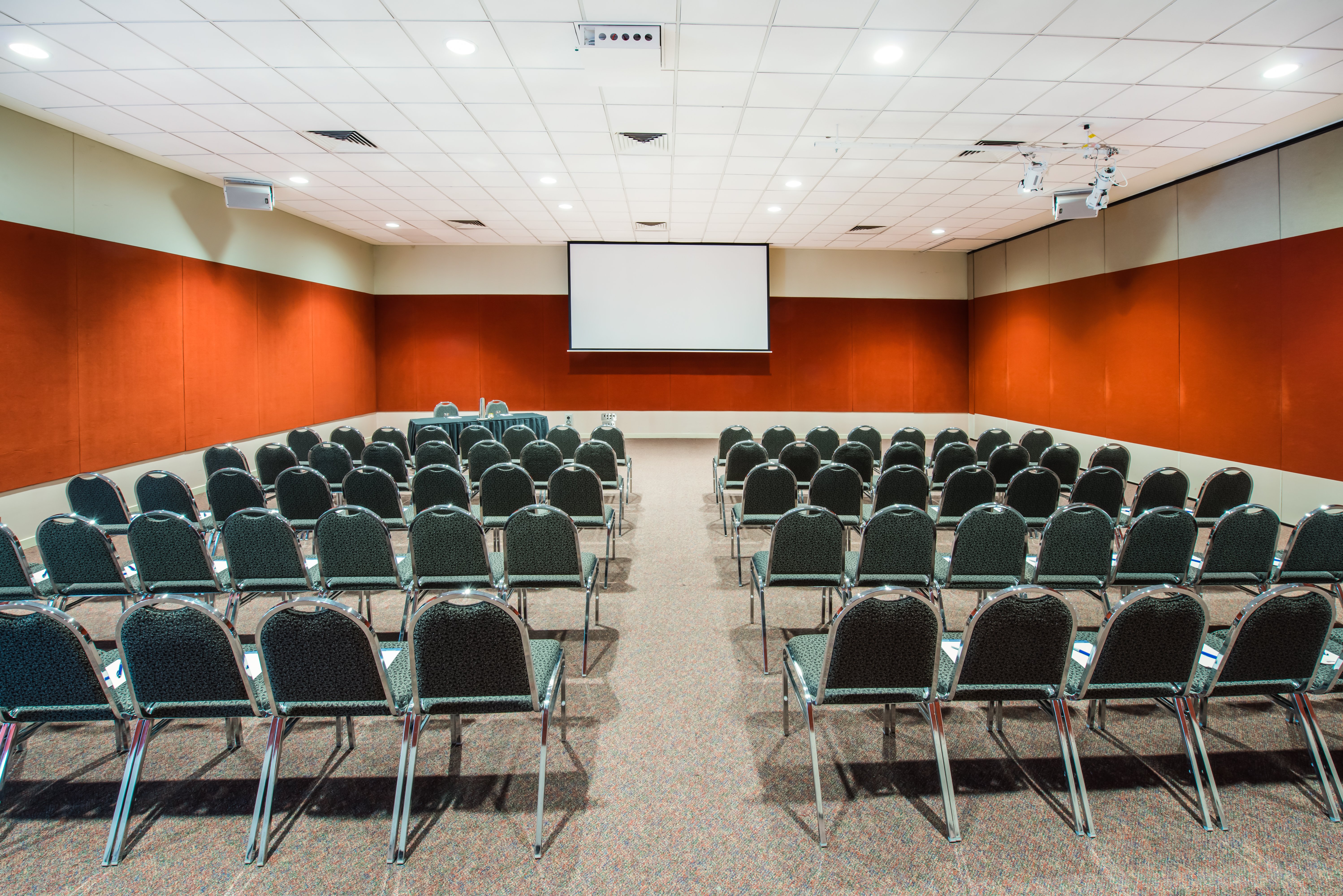 Crowne Plaza Alice Springs Lasseters 49/57