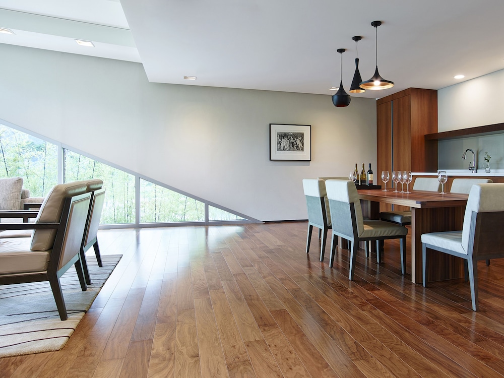 The Suites Hotel Namwon 60/75
