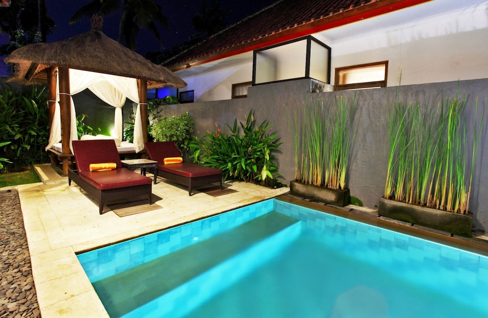 Puri Saron Seminyak 33/43