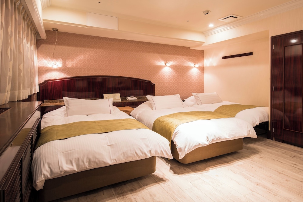 ROOM, TRIPLE