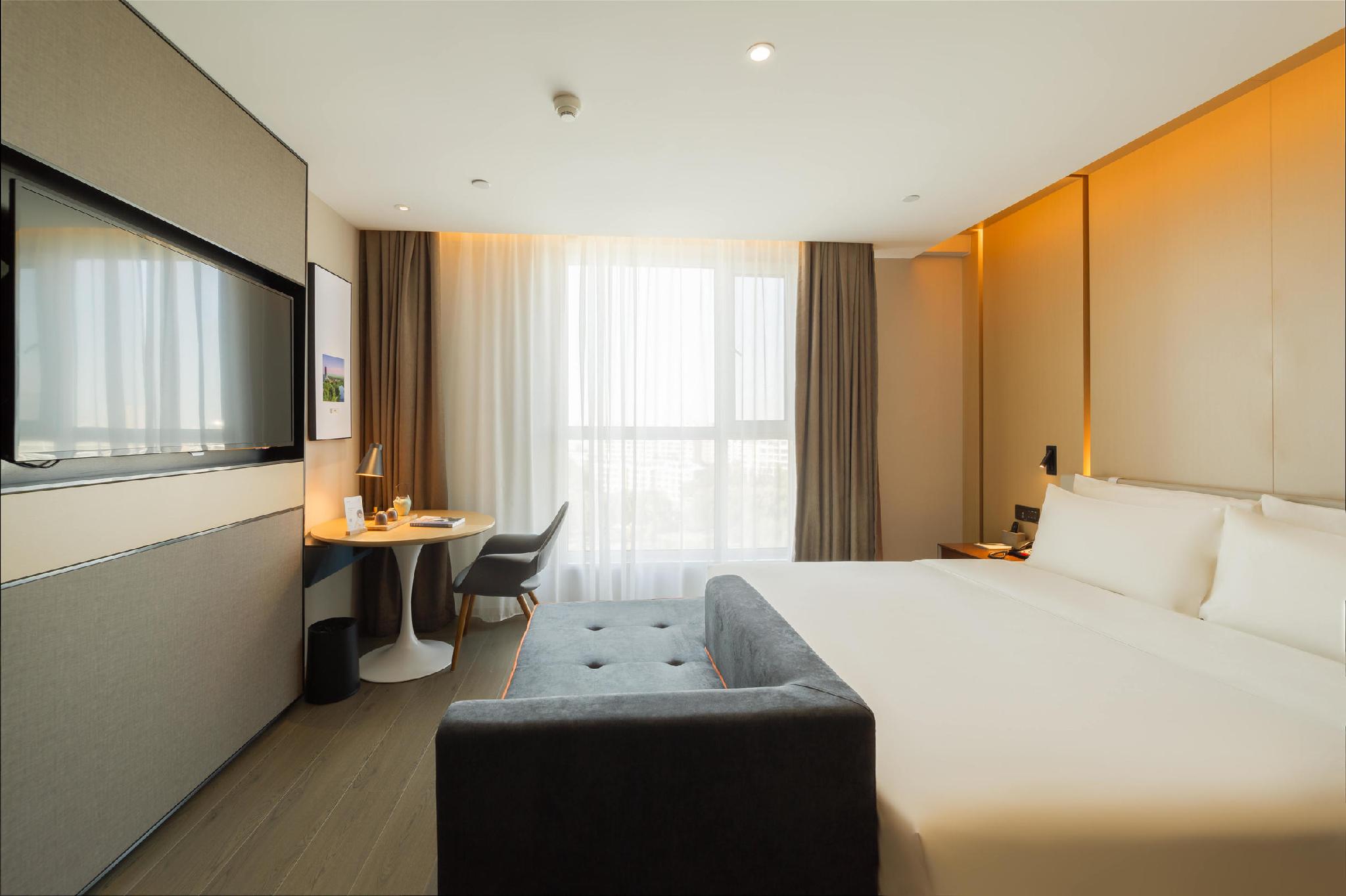 Superior, King and Queen Bed