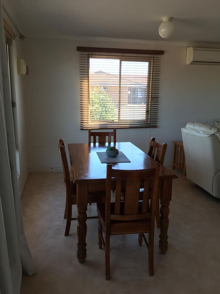 AIRPORT WHYALLA MOTEL 43/58