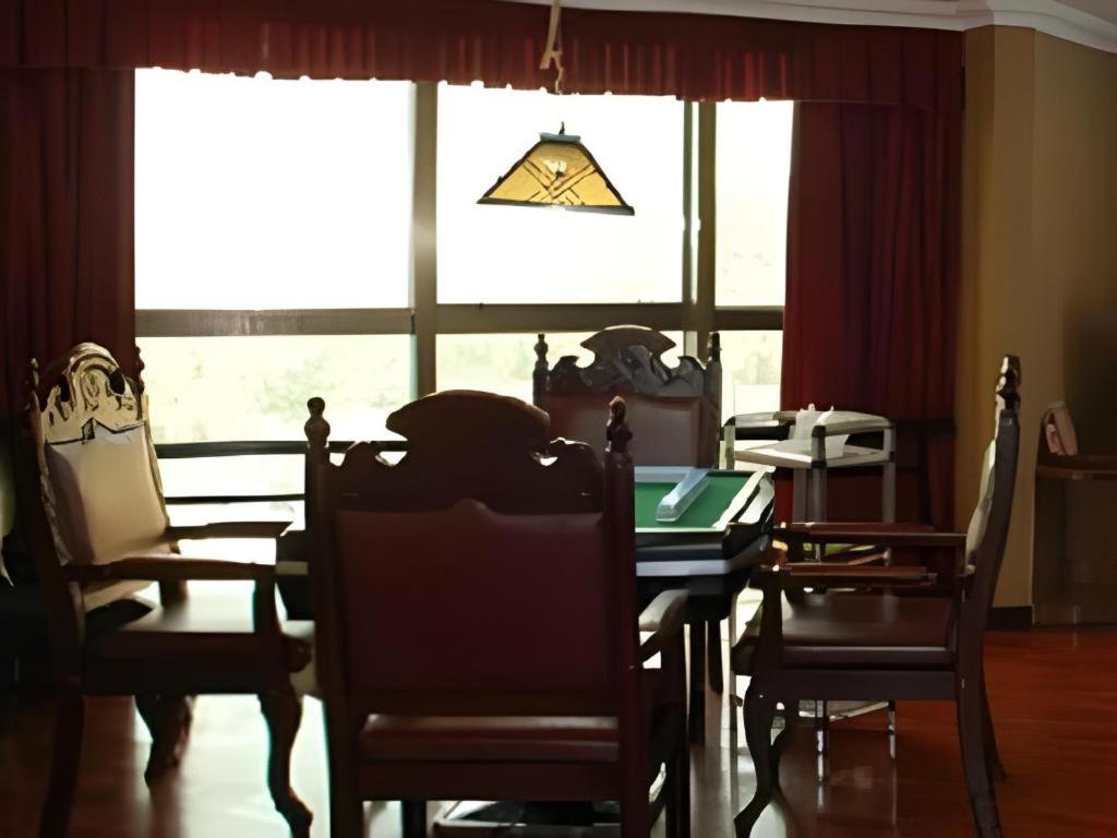 Outsky Hotel 29/50