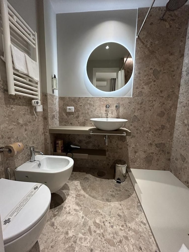 Hotel Porta Pia 41/49