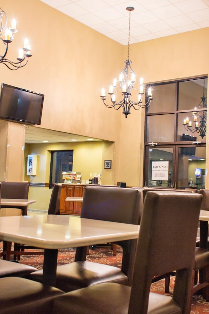 Grand Oaks Hotel 44/61