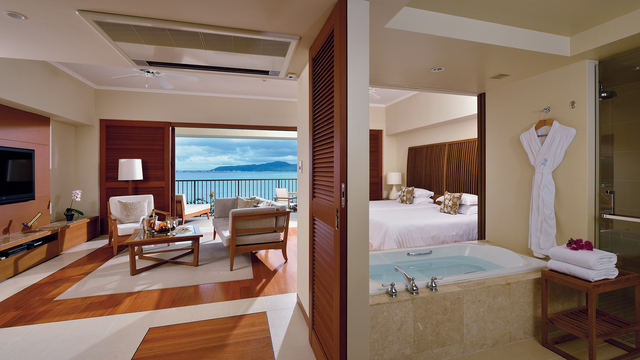 2 Bedrooms, Ocean, Club, Deluxe