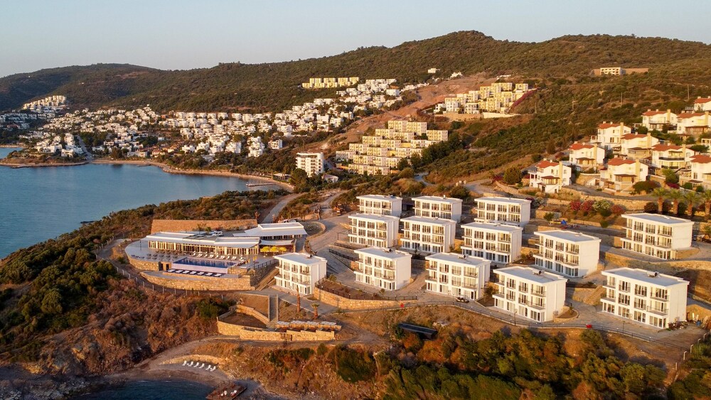 Ni Marin Hotel 35/40