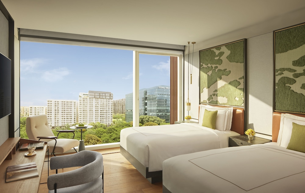 LUXURY, TWIN BEDS