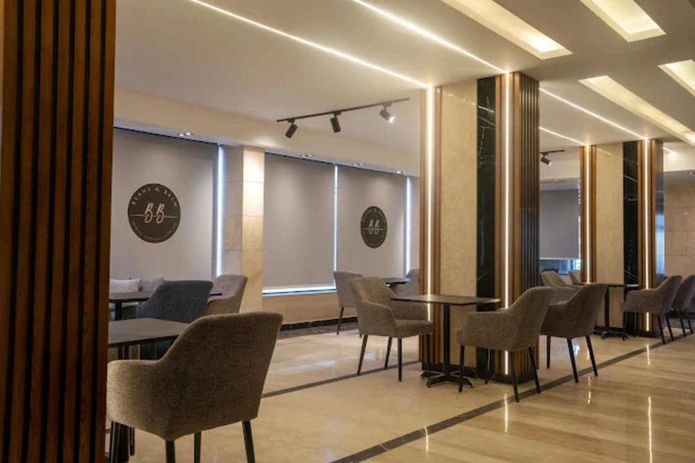 Aura Inn Tiba Pyramids Hotel 43/47