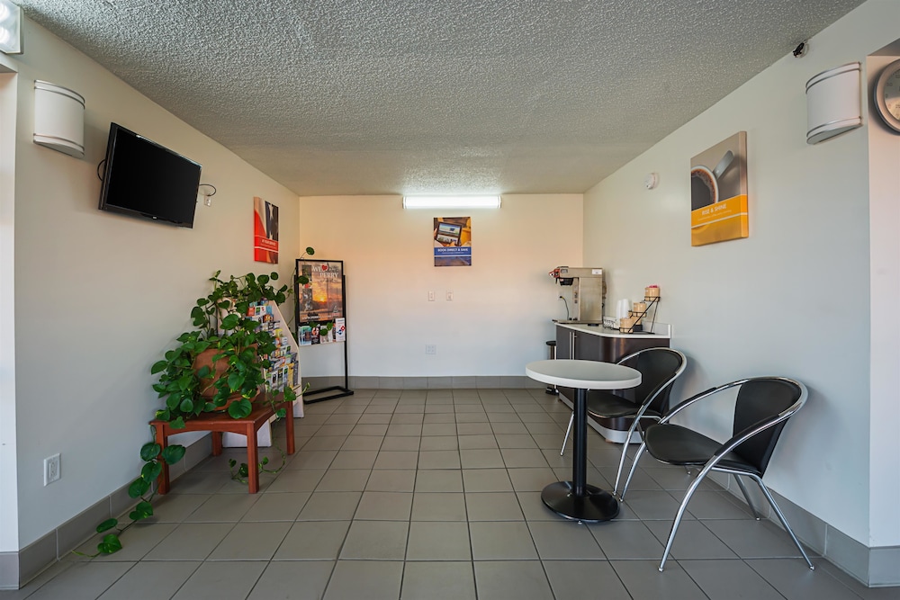 Motel6 Perry, GA 34/39