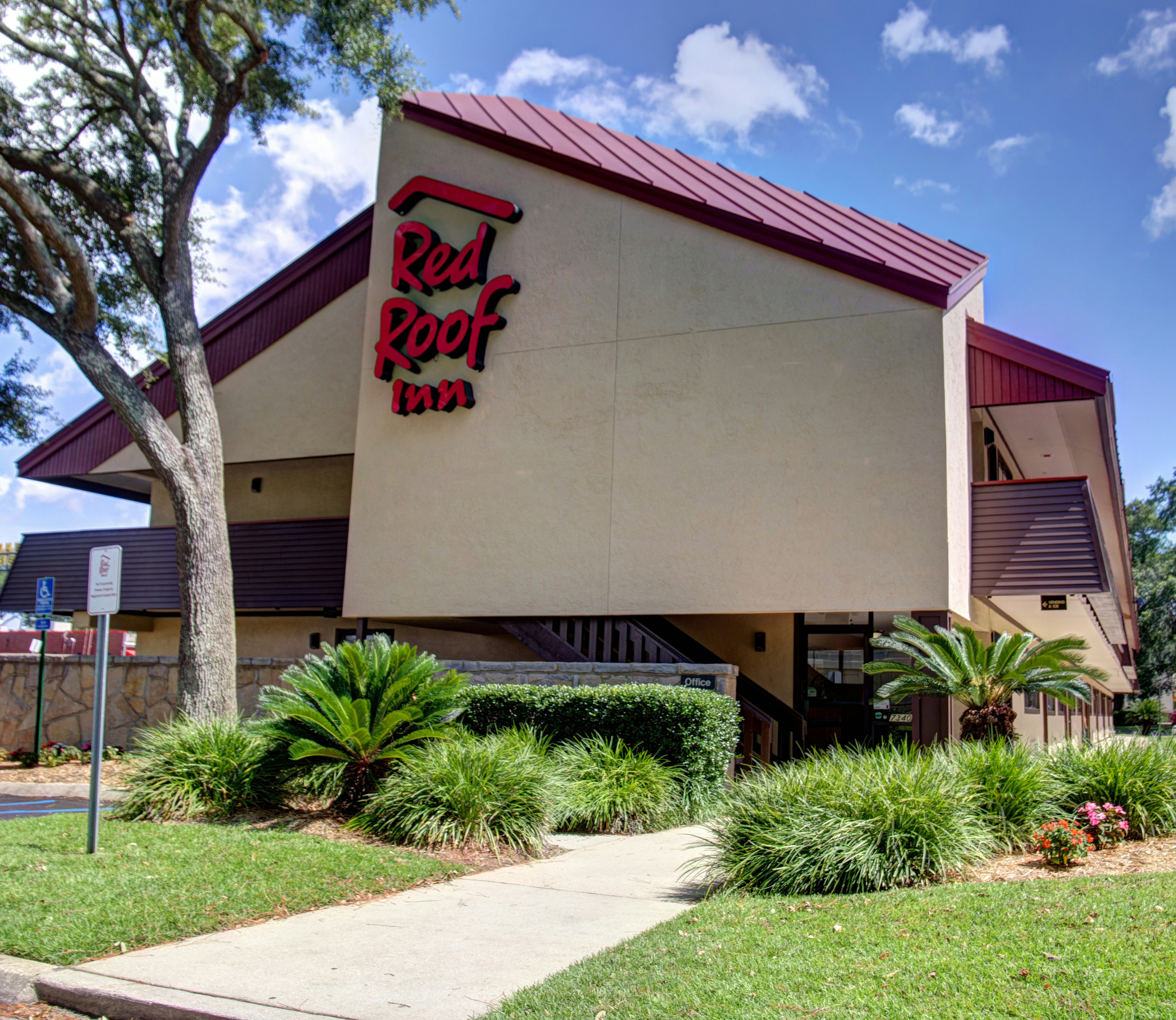 Red Roof Inn Pensacola - West Florida Hospital 3/28