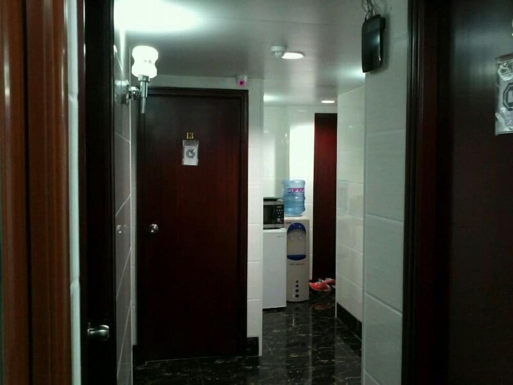 New London Hostel 15/29