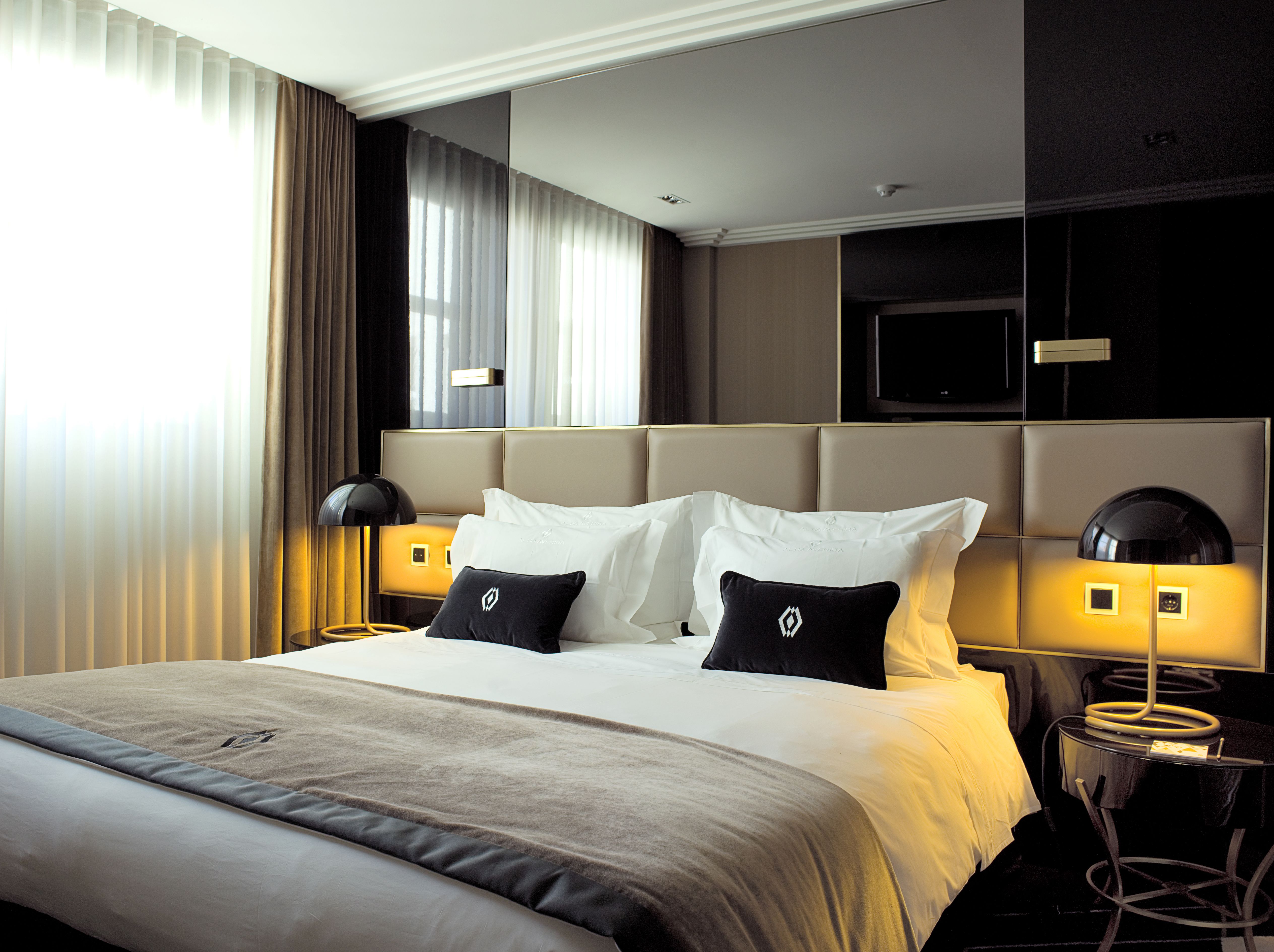 Deluxe, Double or Twin Bed