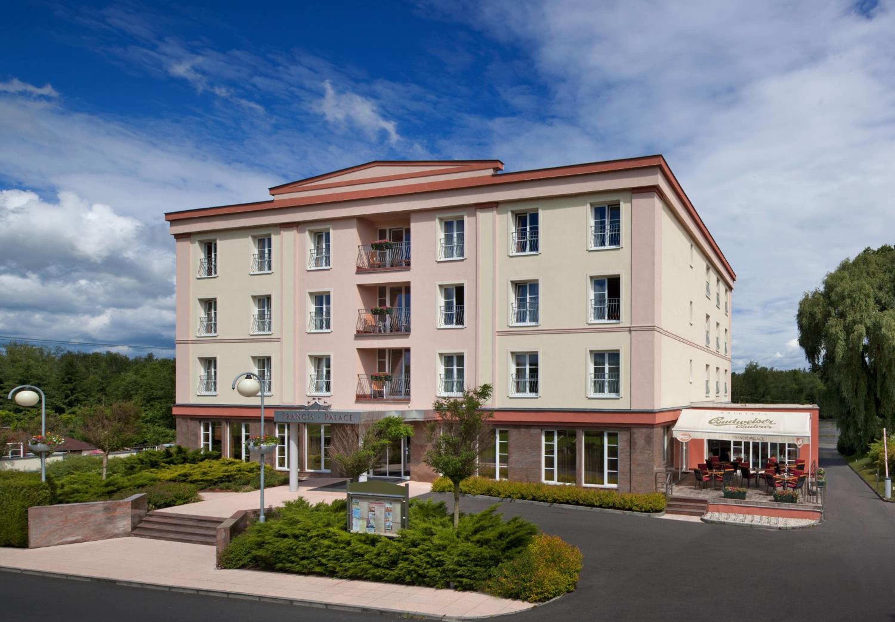 Francis Palace Hotel 5/50