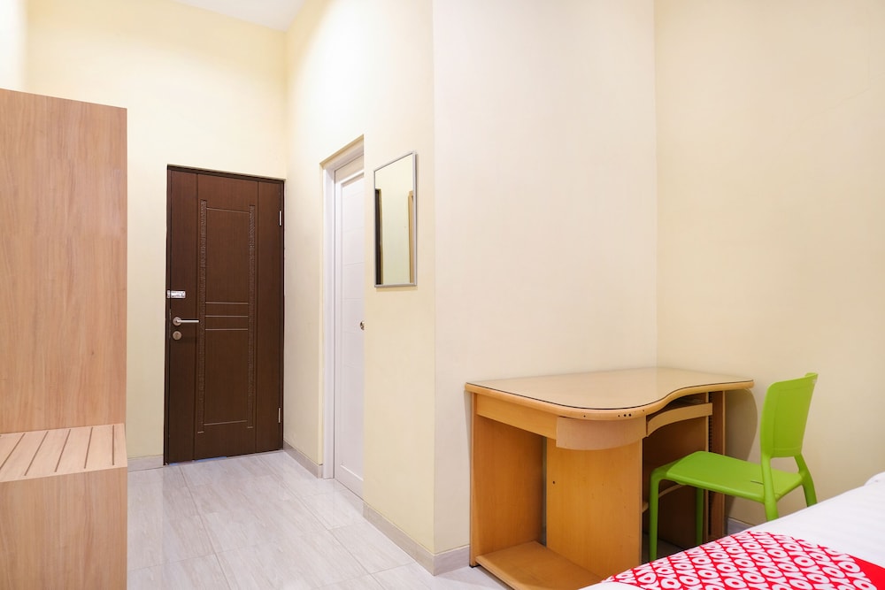 OYO 90033 DeHome Family 31/31