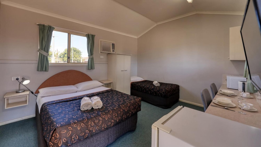 Matilda Motel 20/20