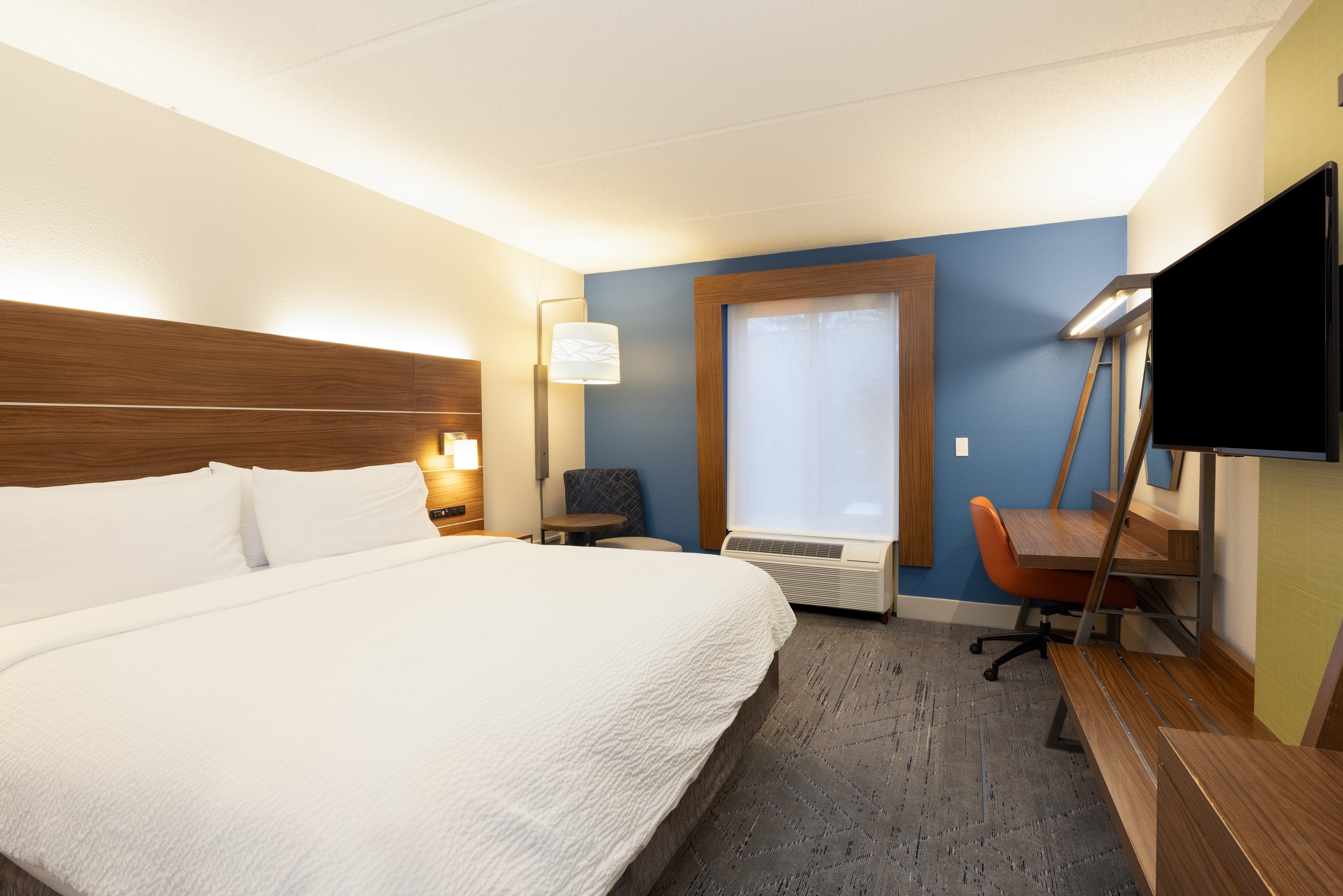 Holiday Inn Express Charleston US Hwy 17 & I-526 19/77
