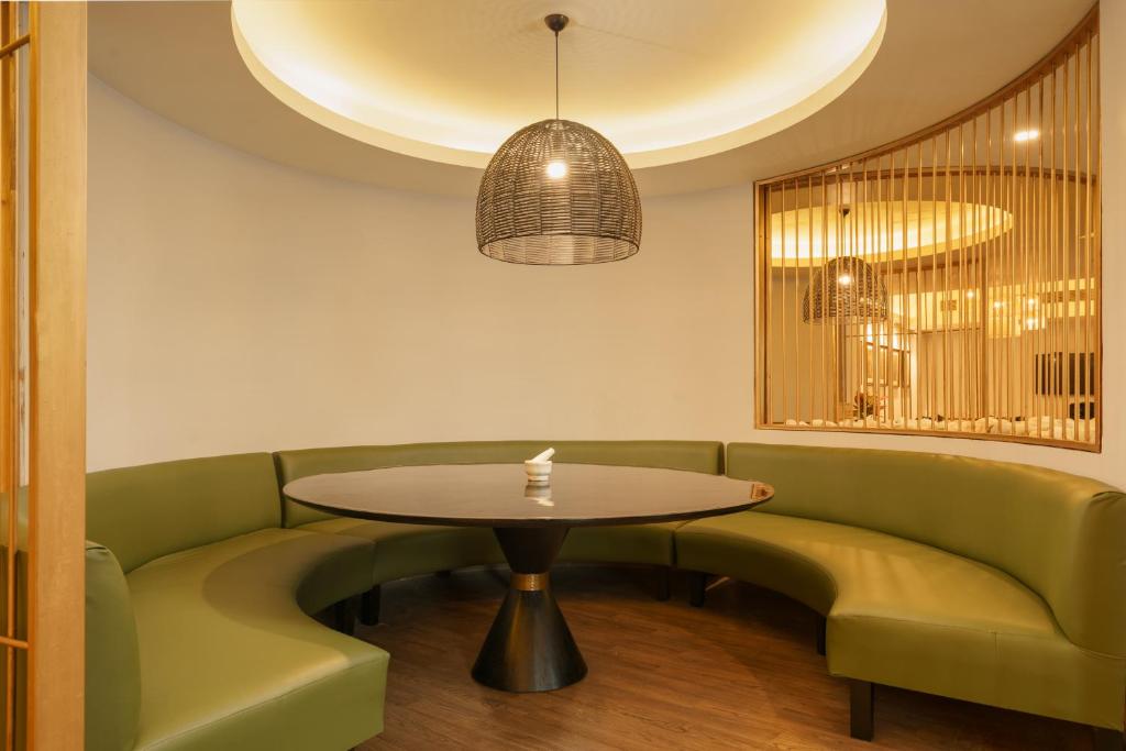 Bloom Hotel - Sector 62 13/17