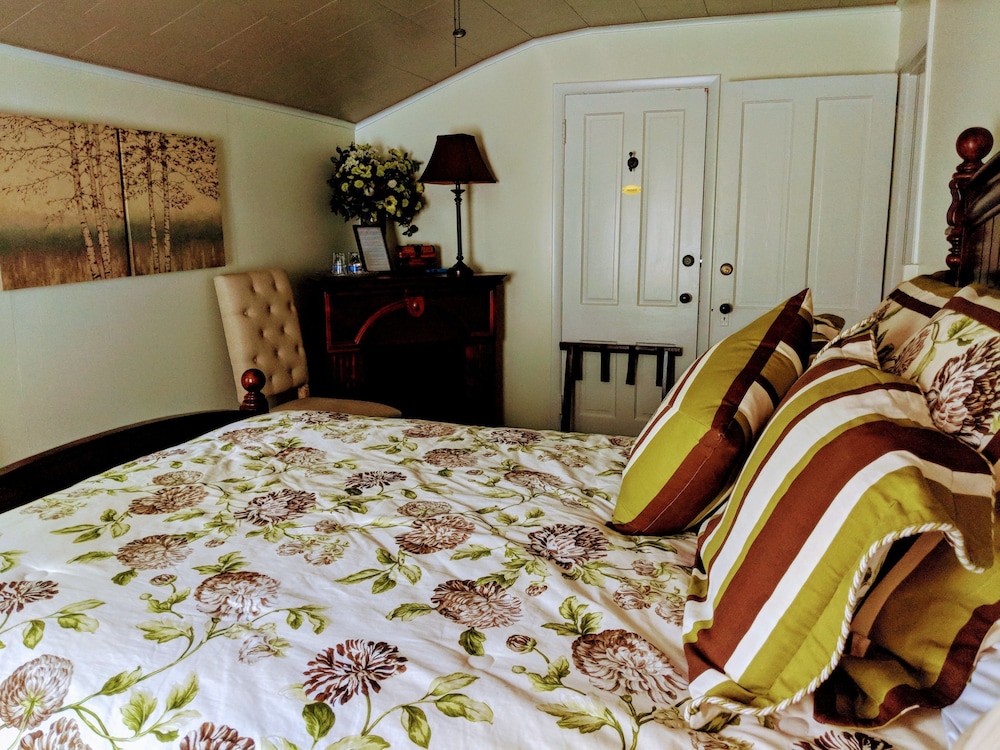 Allegiance Bed and Breakfast 23/44