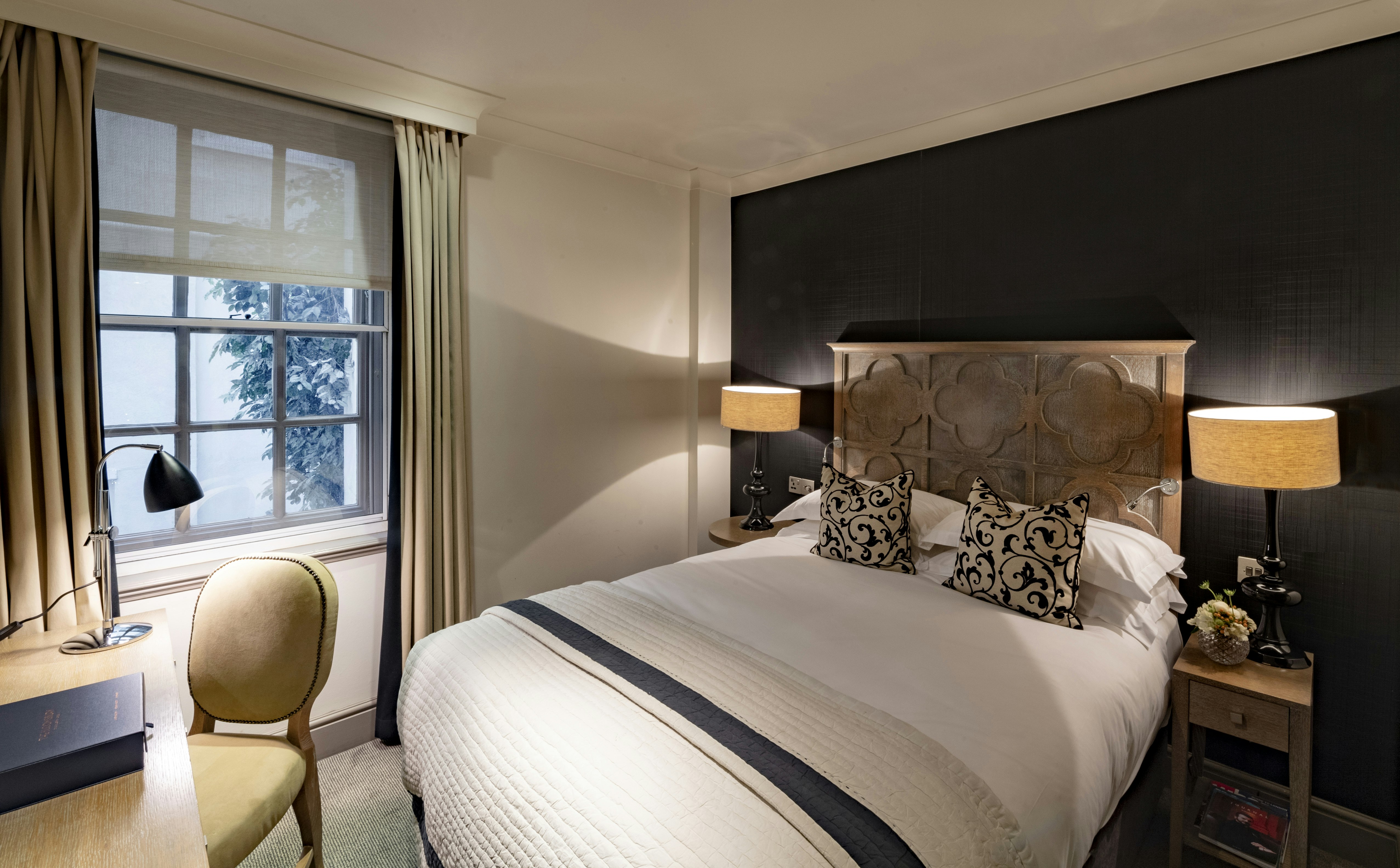 CLASSIC, QUEEN BED