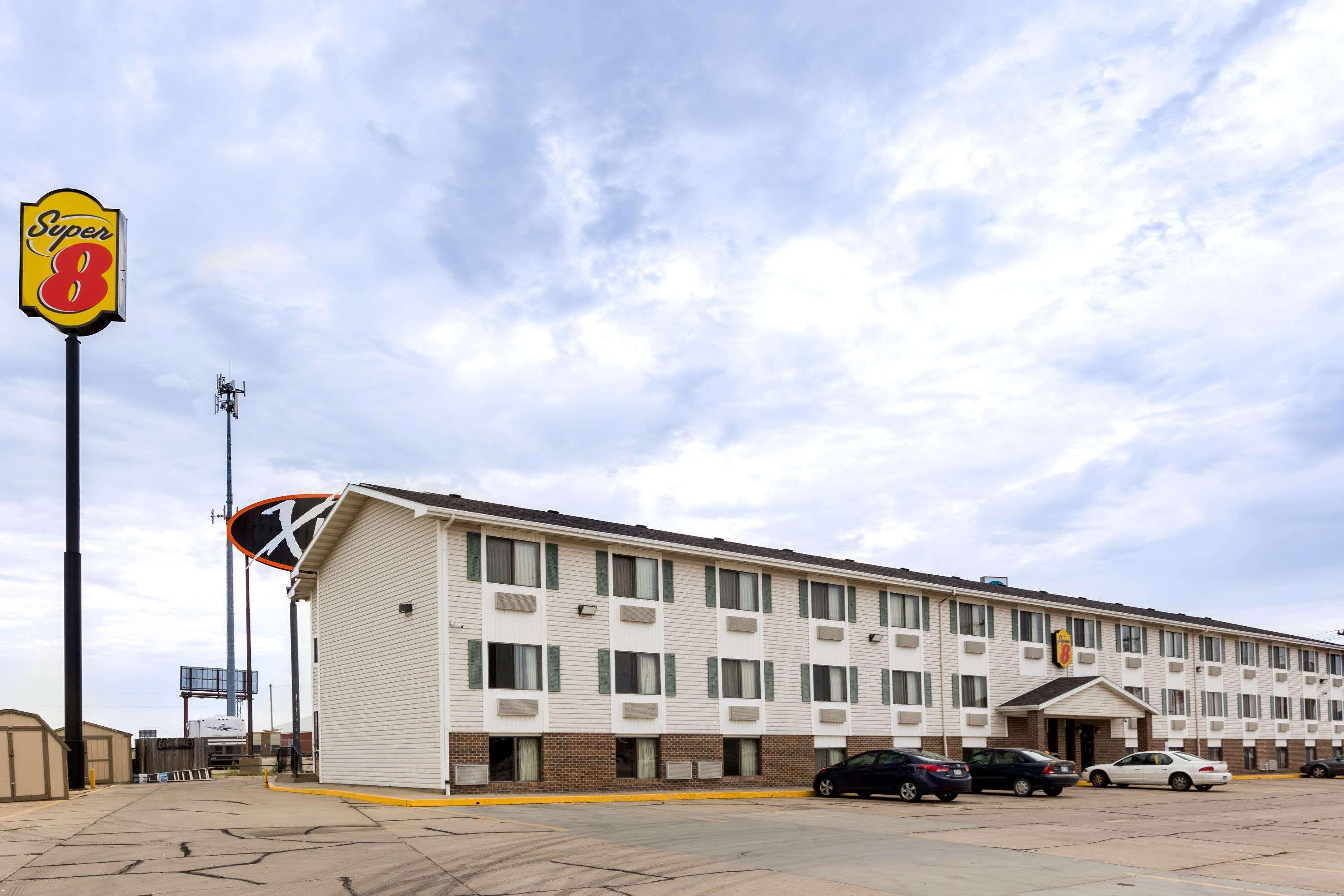 Super 8 by Wyndham Hays KS 2/30
