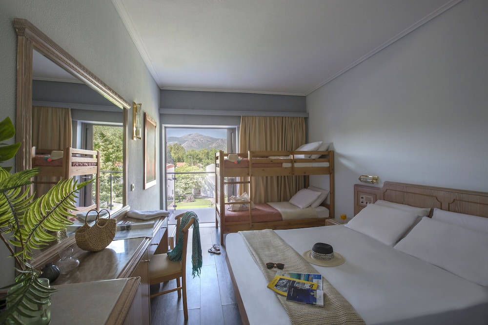 Golden Coast Hotel and Bungalows 55/75