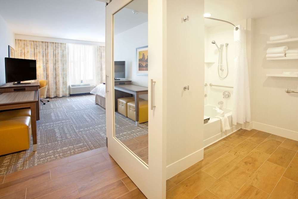 Hampton Inn and Suites Minneapolis Downtown 29/45
