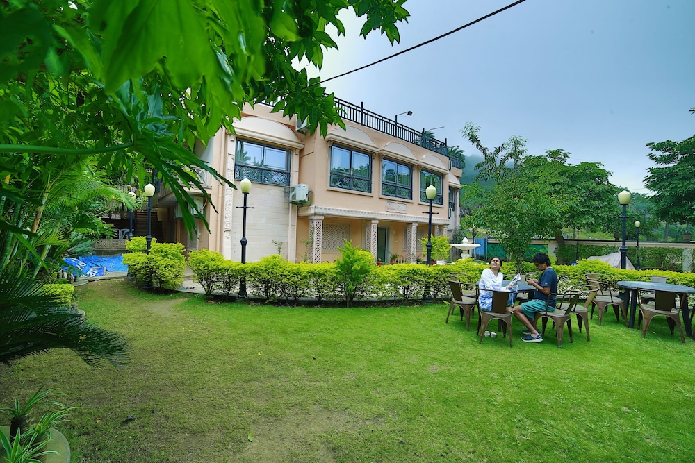 Hotel Shiv Villa 35/45