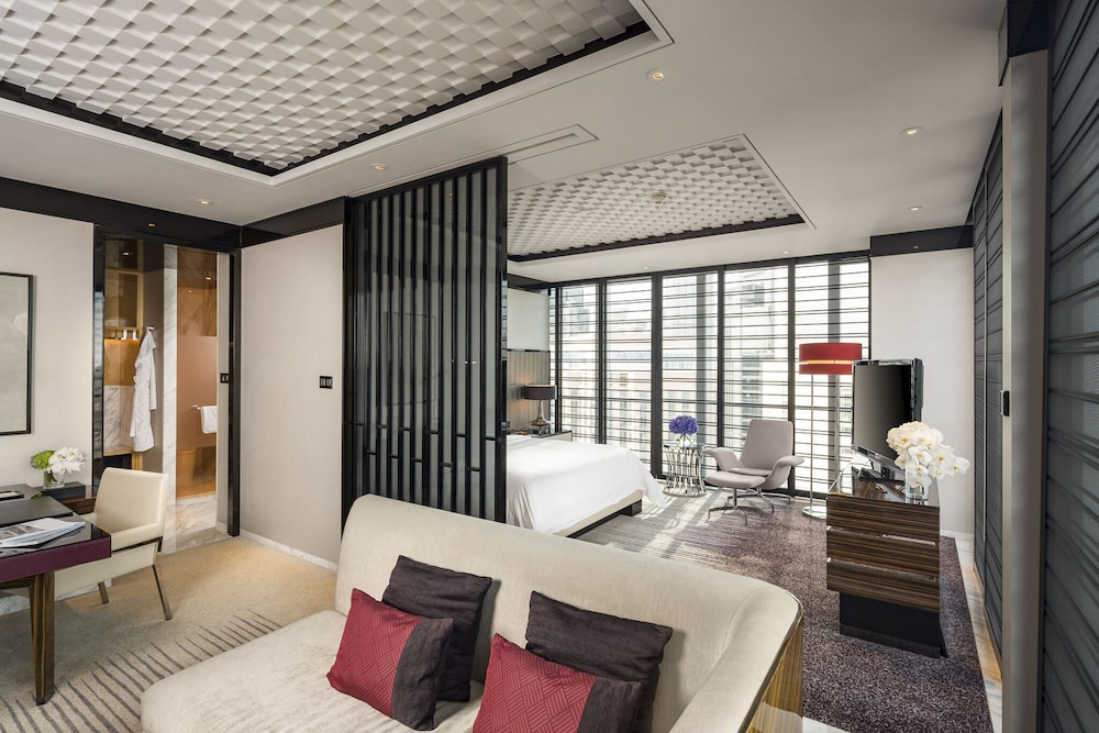 Regent Pudong Shanghai 39/84