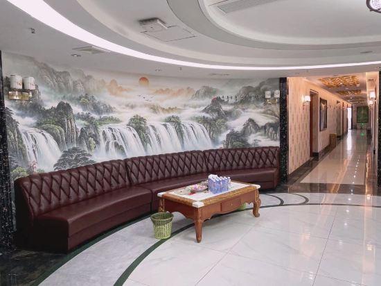 Chonpines Hotel (Guangyuan Nanhe Central Square) 27/33