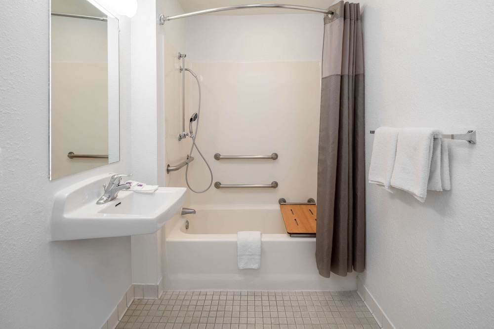 Motel6 Ventura, CA - South 55/61