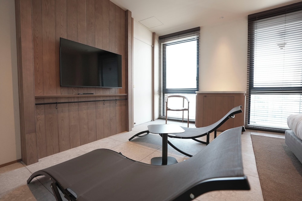 CINQS Hotel 42/50