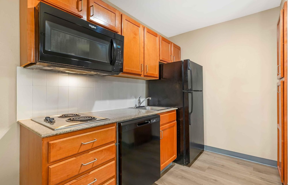 CANDLEWOOD SUITES BARTLESVILLE EAST 7/59