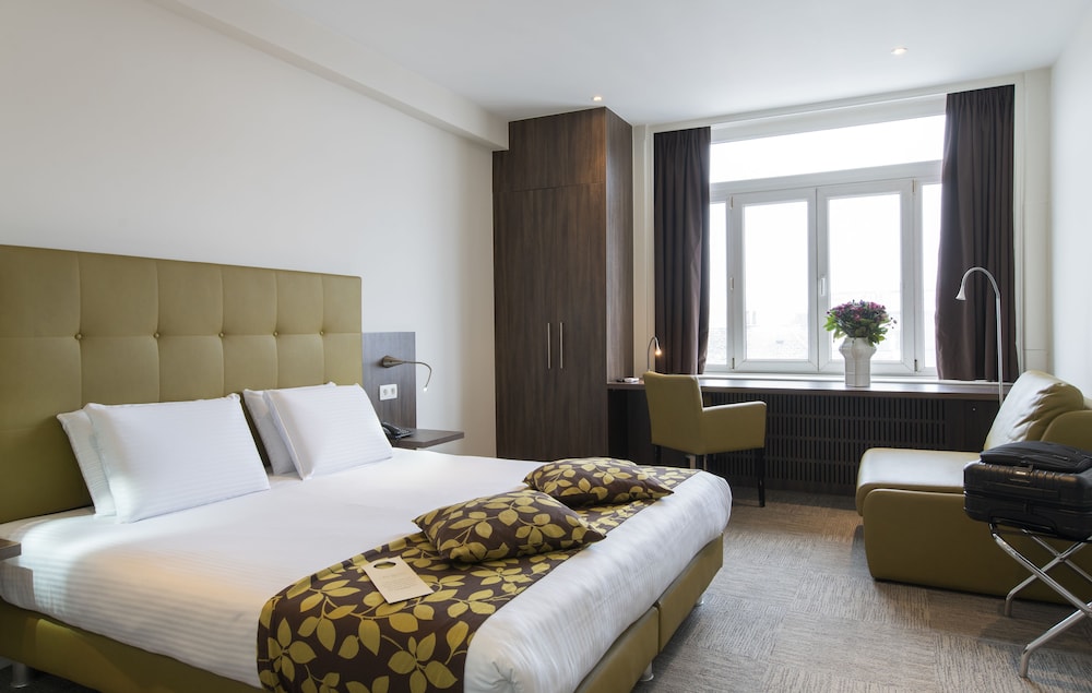BUSINESS, DOUBLE BED