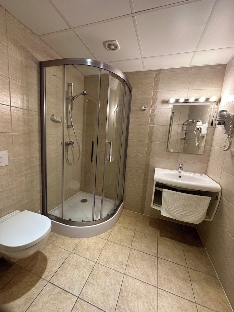 City Gate Hotel 48/49