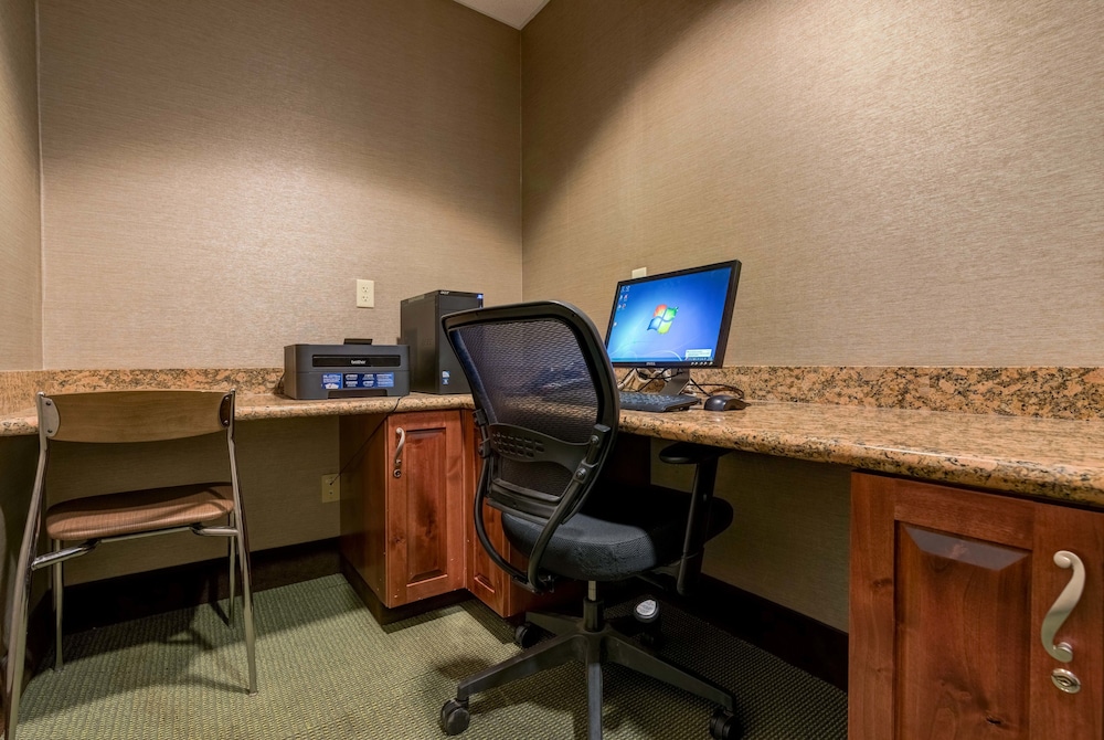 Comfort Inn And Suites 22/29