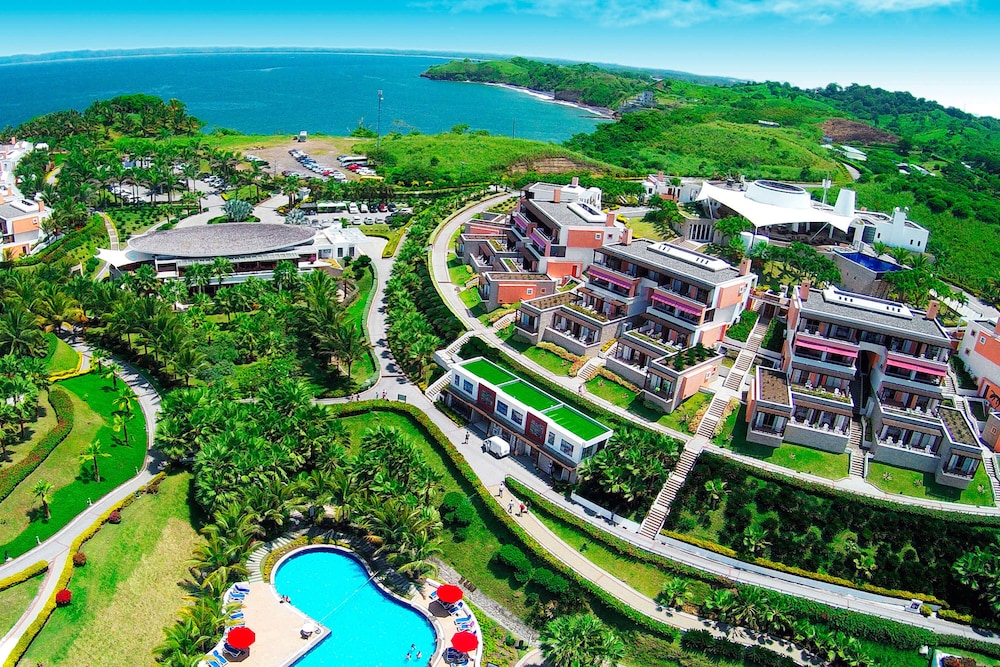Royal Decameron Mompiche 4/48