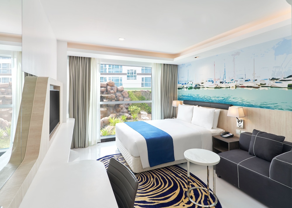 Holiday Inn Express Pattaya Central 24/80
