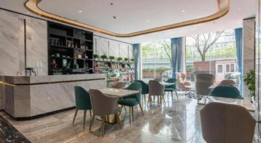 Xana Deluxe Hotel (Beijing Guanganmen Subway Station) 44/48