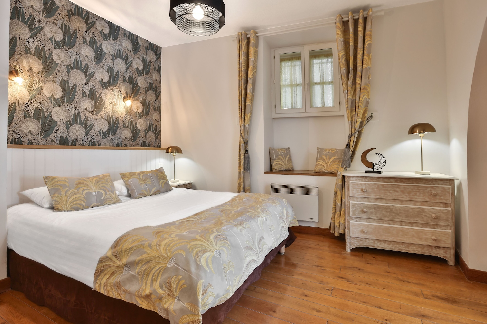 Montaigne, 2 Bedrooms, Family, Apartment, Queen Bed, Terrace