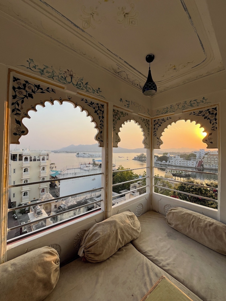 Mewar Haveli 40/57