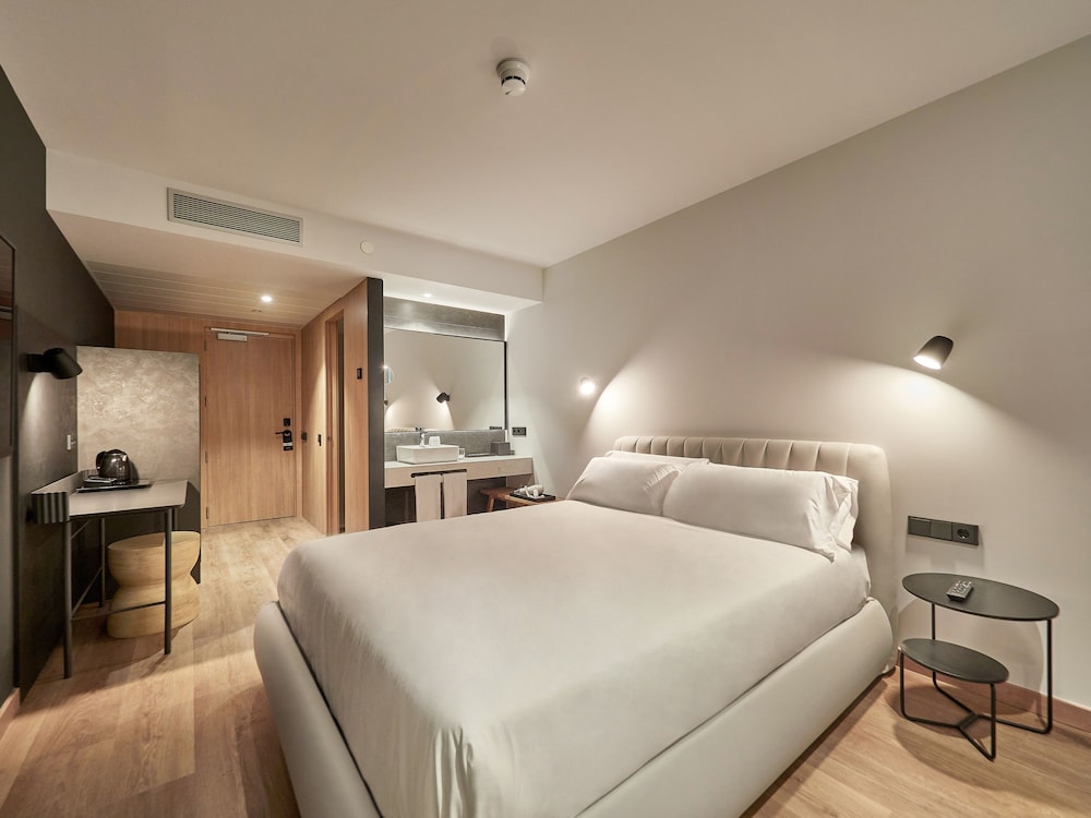 STANDARD, DOUBLE BED