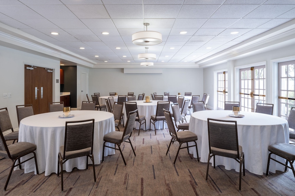 Courtyard By Marriott Naples 40/50